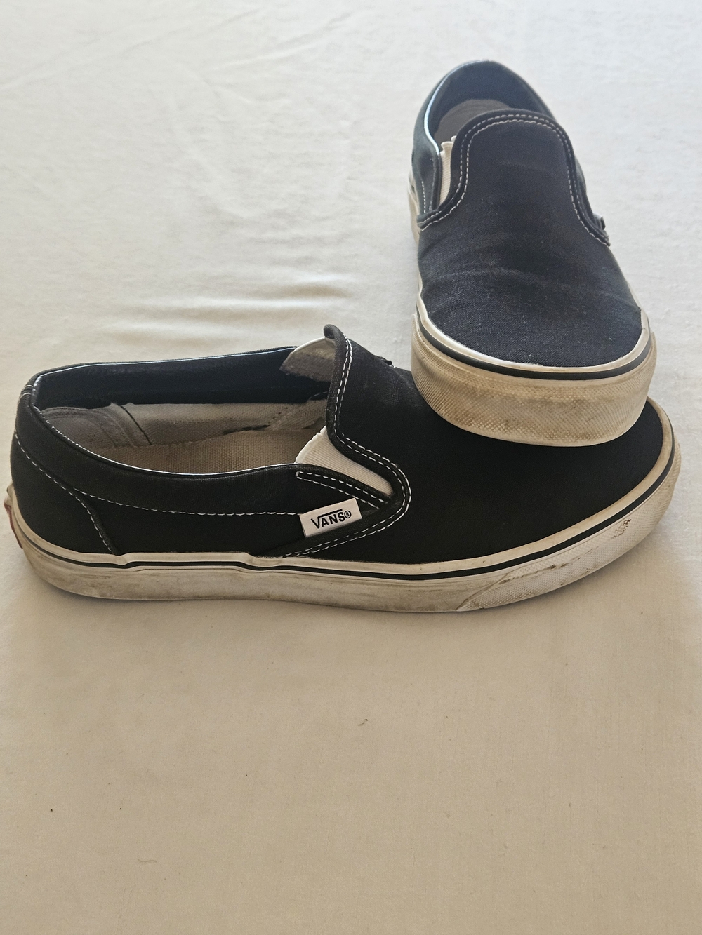Classic Vans Classic Slip-On Unisex Sneakers in Black Size 8 Womens Size 6.5 Men